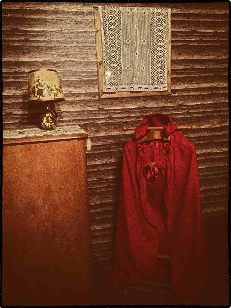 Red Riding Hood – The Mind Hunters – Αθήνα Red Riding Hood - The Mind Hunters - Αθήνα