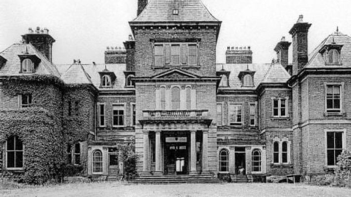 Επίσκεψη στης Θείας Άρτεμις - Get out Escape Rooms - Αγιος Δημήτριος